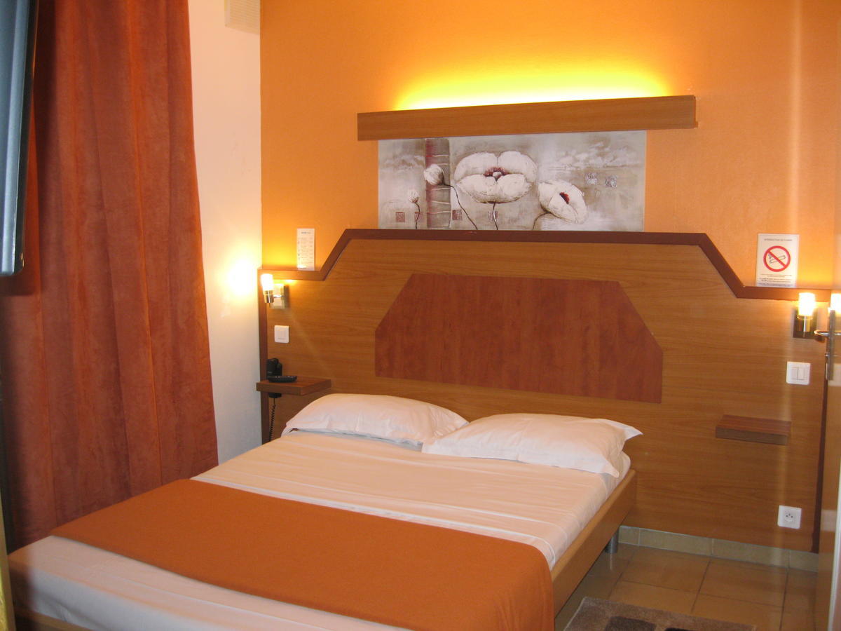 Le Nouvel Hotel Du Theatre Paříž Pokoj fotografie